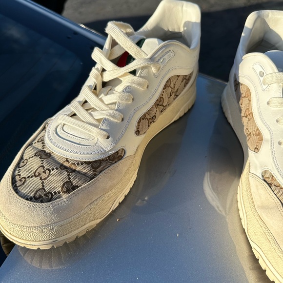 Lightly stepped in - Picture 3 of 7